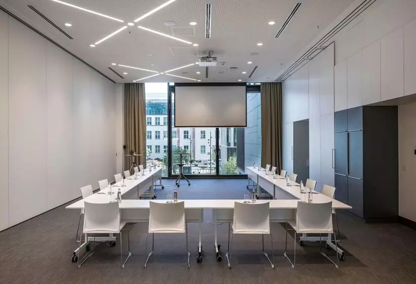 ホテル Meliá Frankfurt City