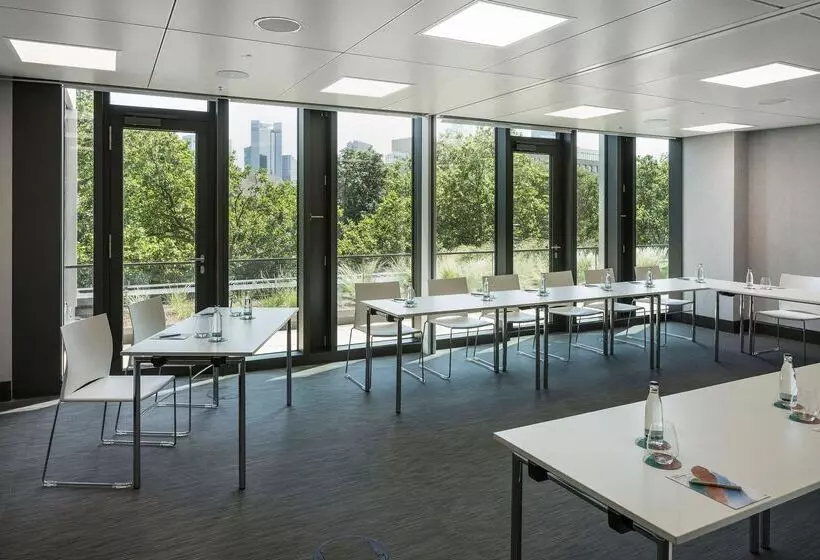 ホテル Meliá Frankfurt City
