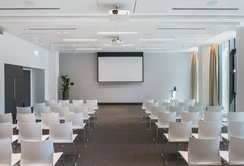 ホテル Meliá Frankfurt City