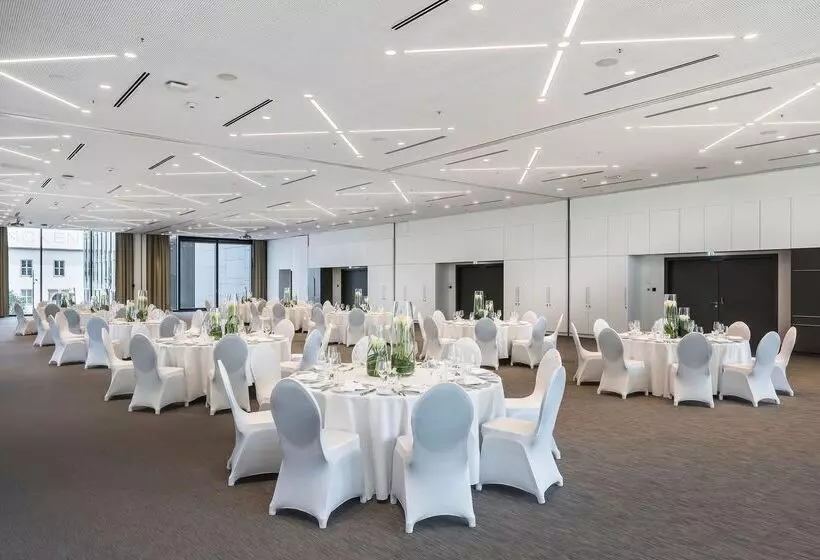 ホテル Meliá Frankfurt City