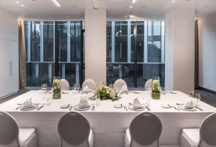 ホテル Meliá Frankfurt City