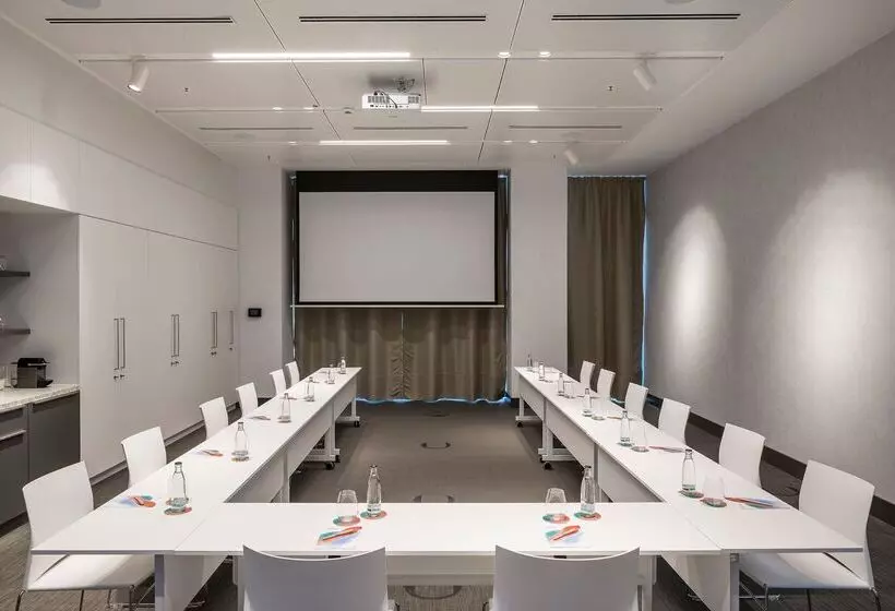 ホテル Meliá Frankfurt City