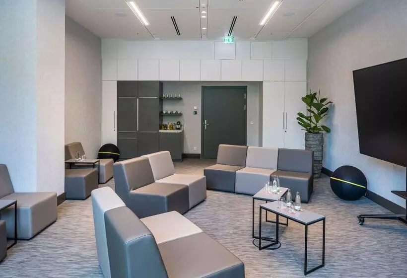 ホテル Meliá Frankfurt City