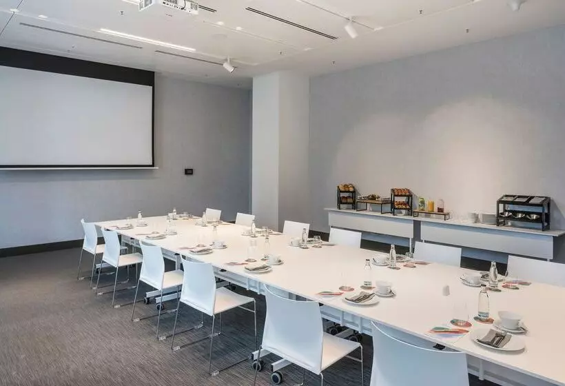 ホテル Meliá Frankfurt City