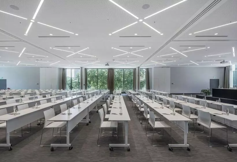 ホテル Meliá Frankfurt City