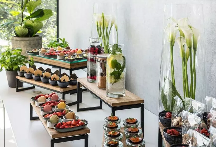 ホテル Meliá Frankfurt City