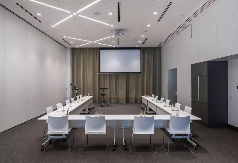 ホテル Meliá Frankfurt City