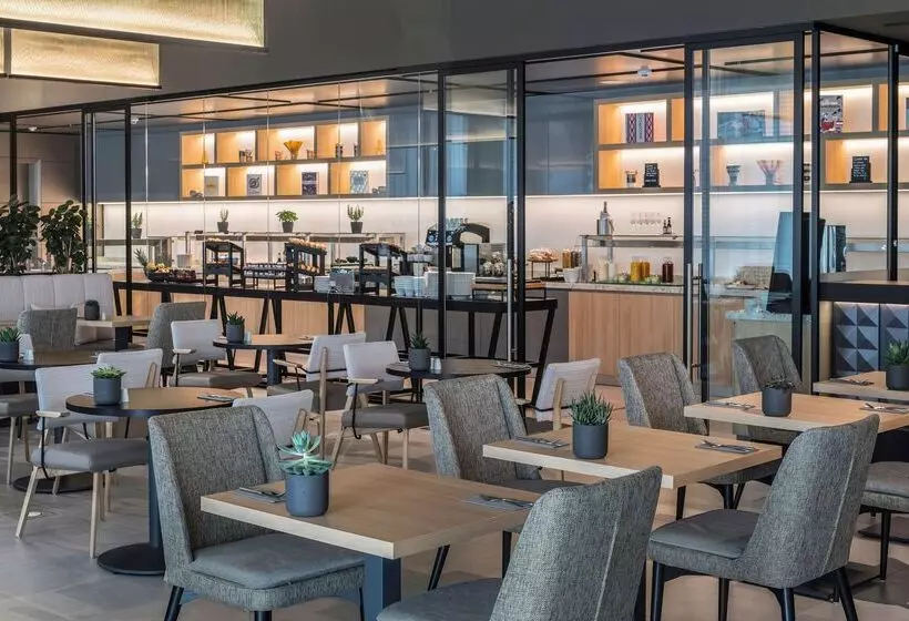 ホテル Meliá Frankfurt City