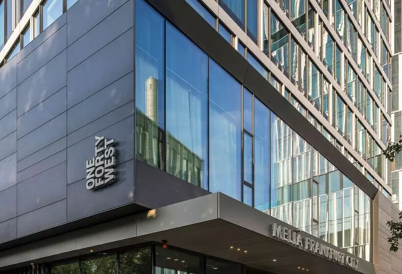 ホテル Meliá Frankfurt City