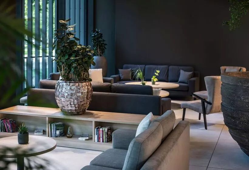 ホテル Meliá Frankfurt City