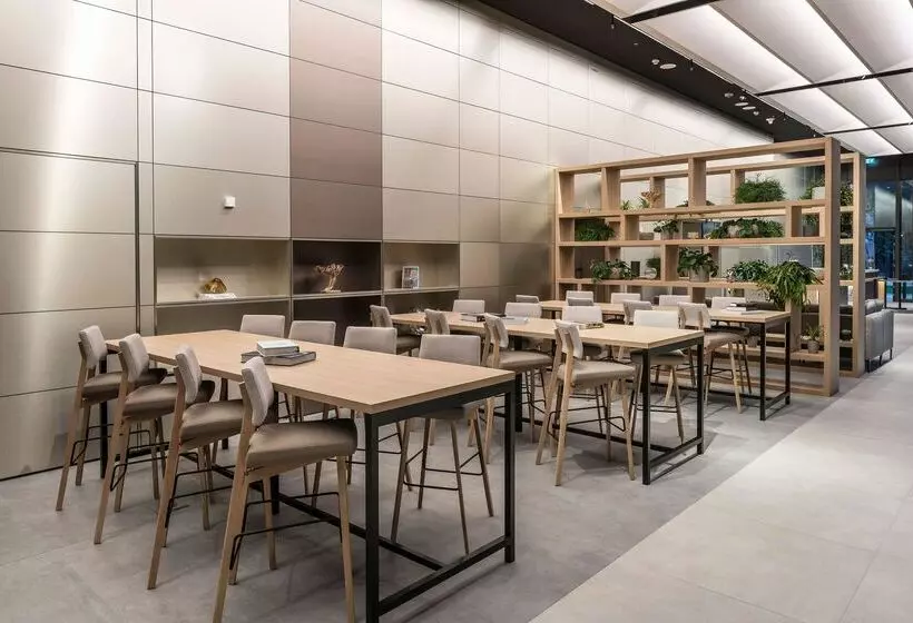 ホテル Meliá Frankfurt City