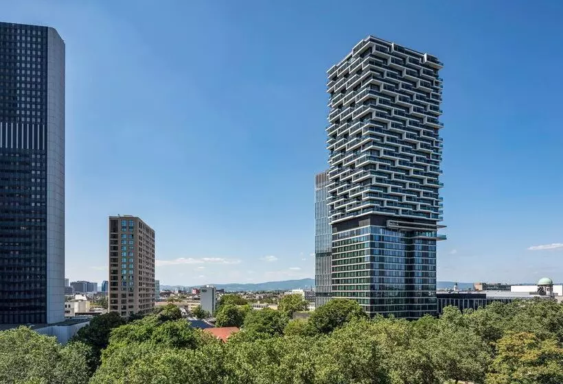 ホテル Meliá Frankfurt City
