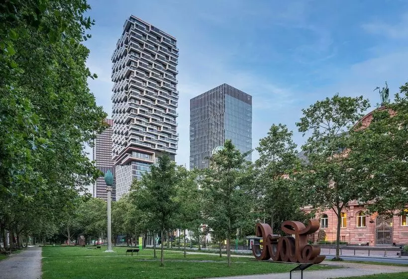 ホテル Meliá Frankfurt City