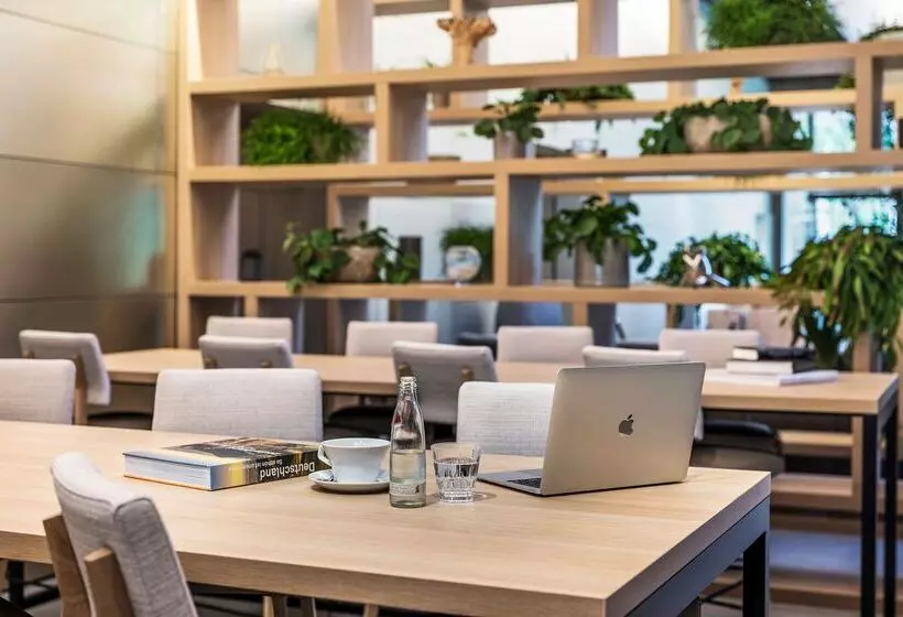 ホテル Meliá Frankfurt City