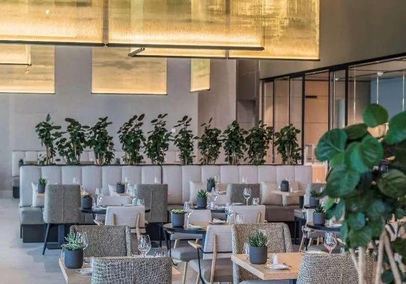 ホテル Meliá Frankfurt City