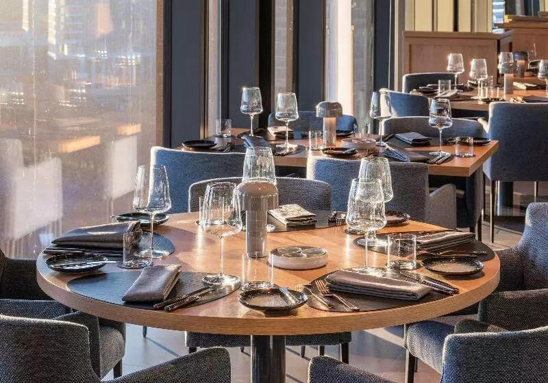 ホテル Meliá Frankfurt City