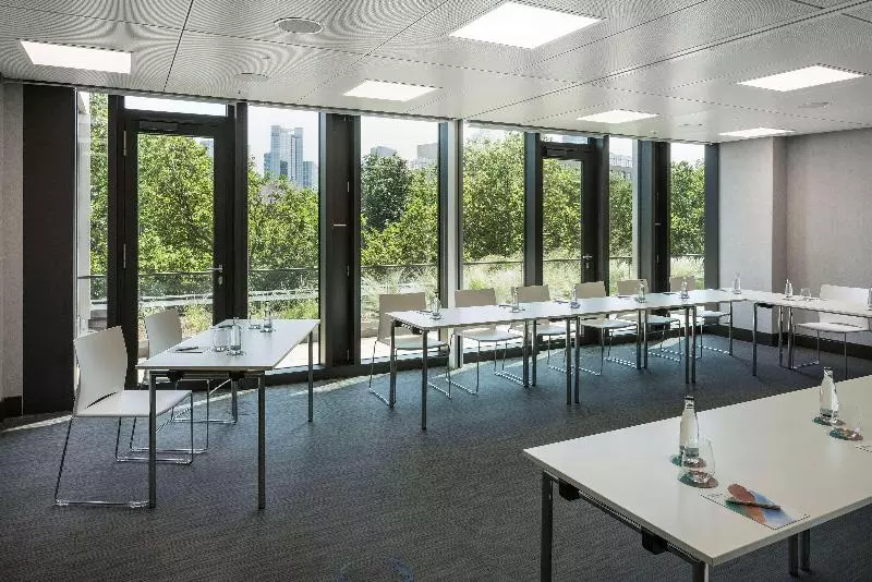 ホテル Meliá Frankfurt City