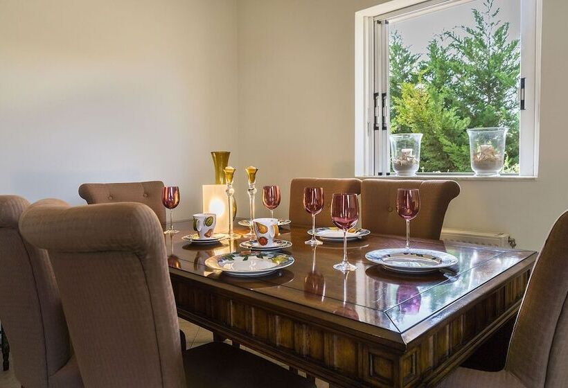 Lux Airport Apartment