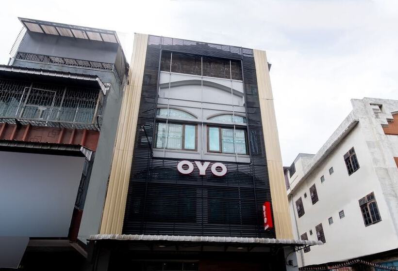 בית מלון כפרי Oyo 3159 Festive Inn