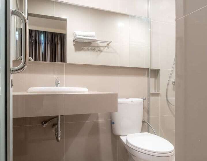 בית מלון כפרי Oyo 3159 Festive Inn