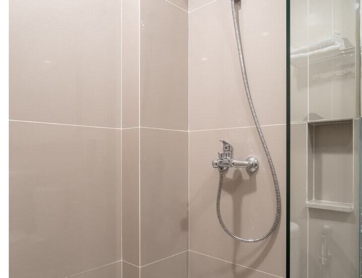 בית מלון כפרי Oyo 3159 Festive Inn