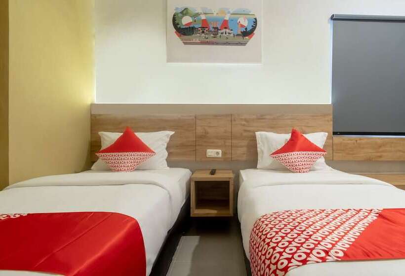 בית מלון כפרי Oyo 3159 Festive Inn