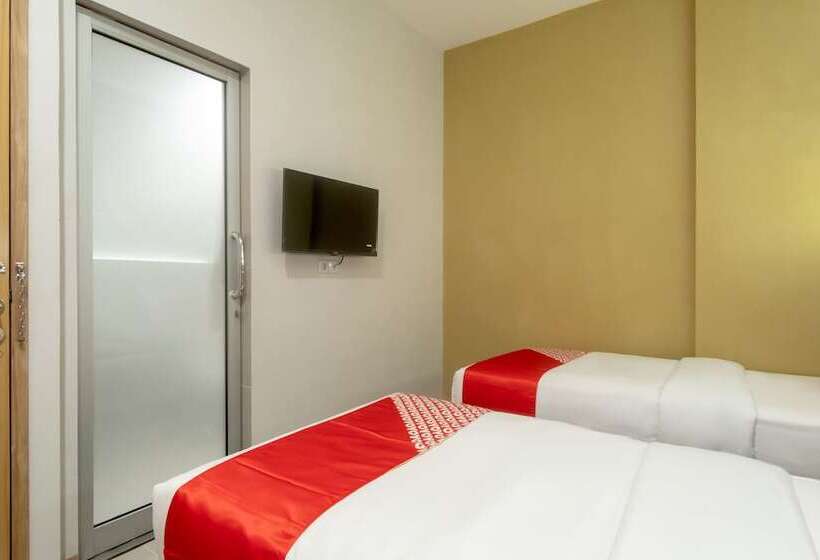 בית מלון כפרי Oyo 3159 Festive Inn