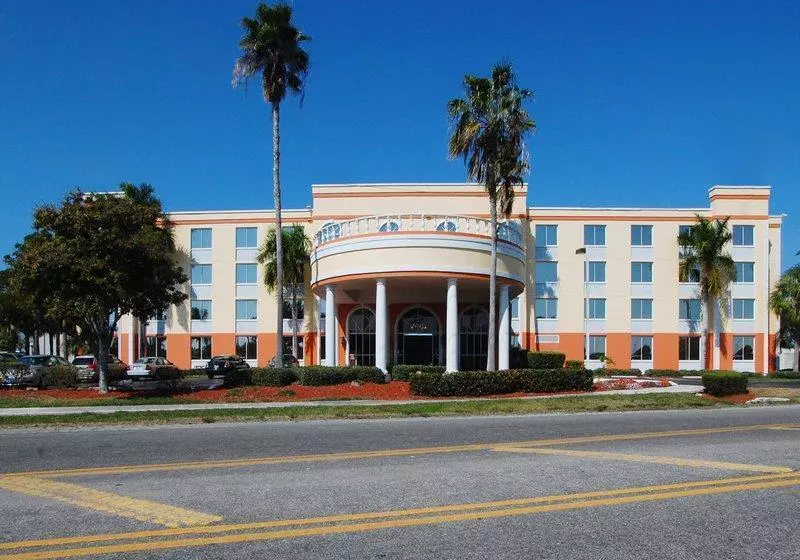 هتل Best Western Fort Myers Inn And Suites