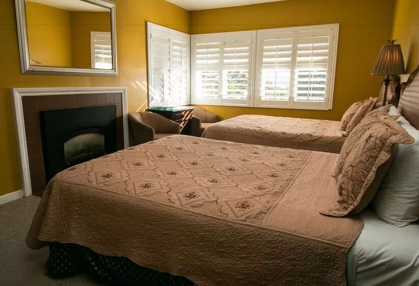 هتل Carmel Wayfarer Inn