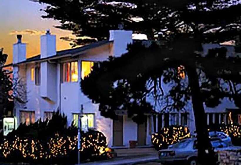 ホテル Carmel Wayfarer Inn