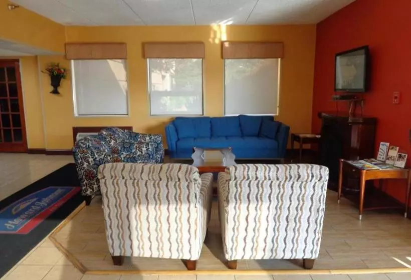 Отель Howard Johnson By Wyndham Suffern