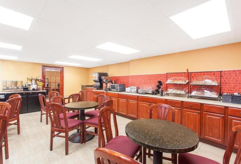 Hotel Howard Johnson By Wyndham Suffern