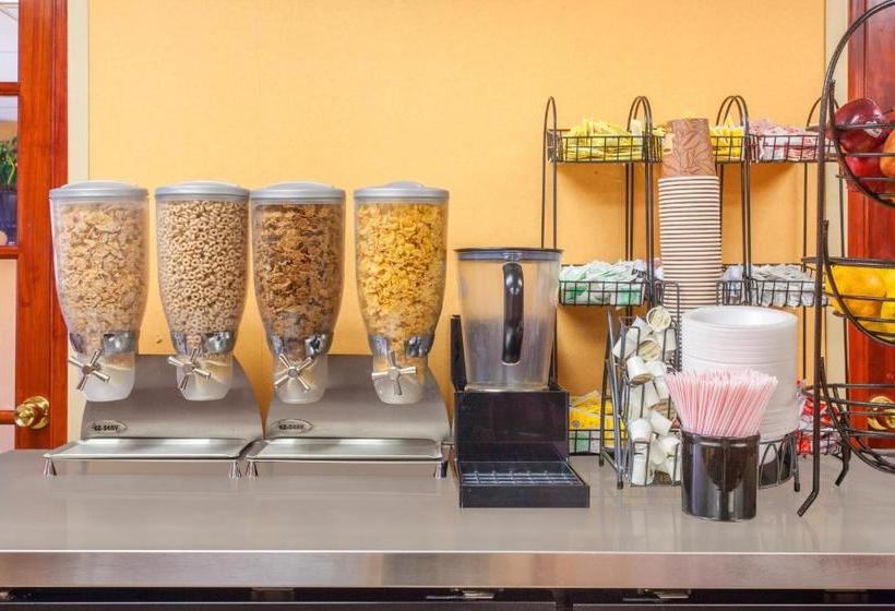 Hotel Howard Johnson By Wyndham Suffern