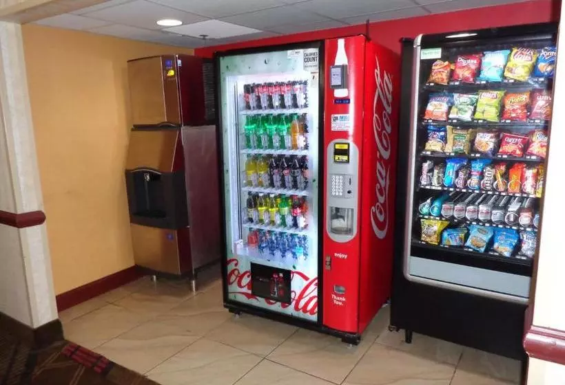 Отель Howard Johnson By Wyndham Suffern