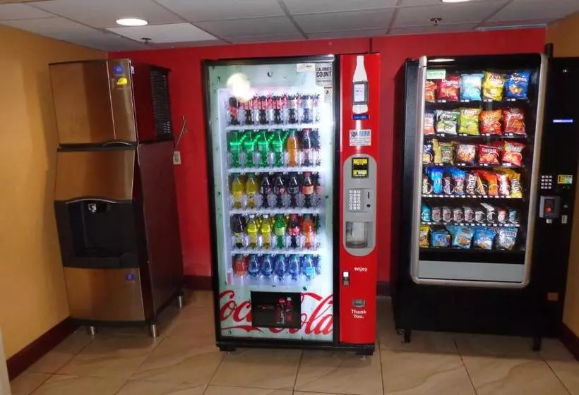 Отель Howard Johnson By Wyndham Suffern