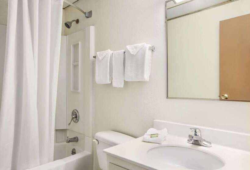 فندق Quality Inn