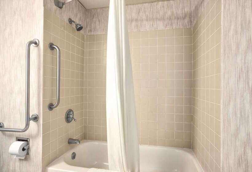 فندق Quality Inn