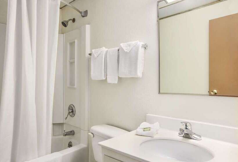 فندق Quality Inn