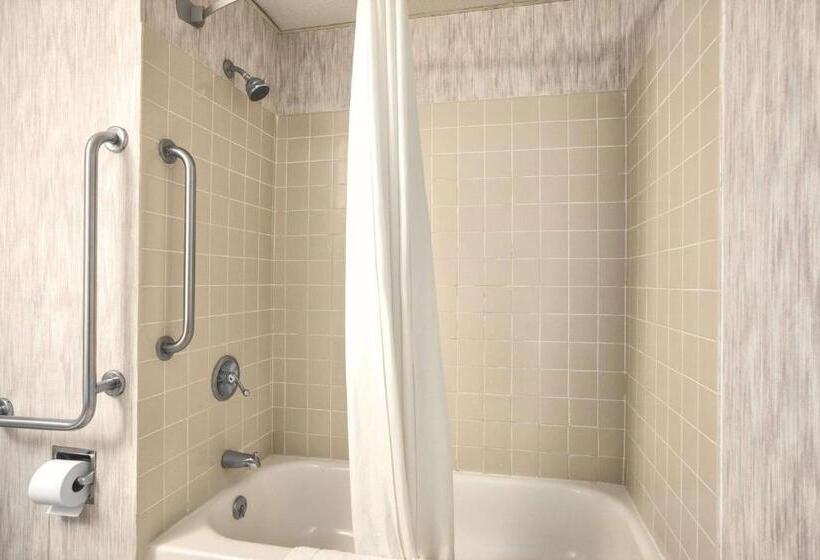 فندق Quality Inn