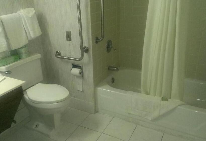 فندق Quality Inn