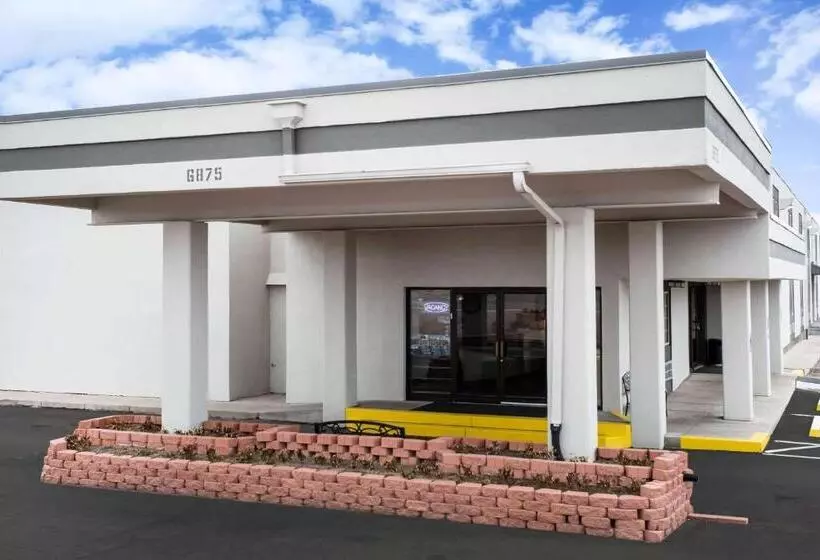 هتل Travelodge By Wyndham Colorado Springs Airport/peterson Afb