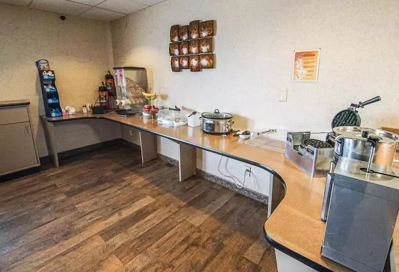 هتل Travelodge By Wyndham Colorado Springs Airport/peterson Afb