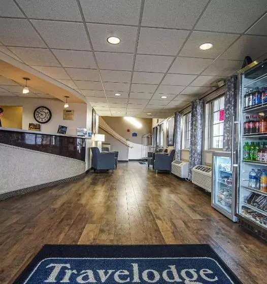 هتل Travelodge By Wyndham Colorado Springs Airport/peterson Afb
