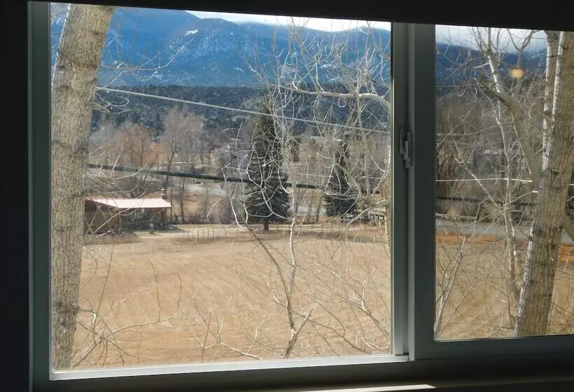 모텔 Silver Ridge Lodge