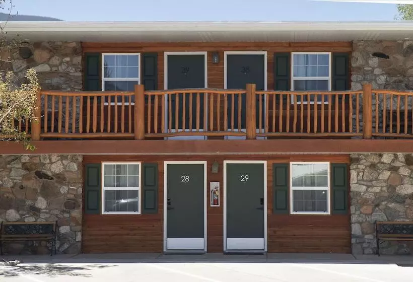 모텔 Silver Ridge Lodge