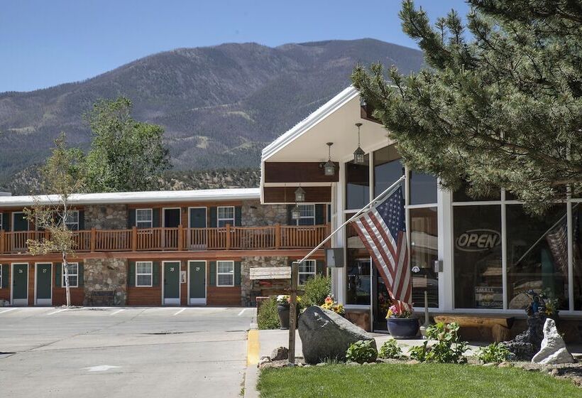 فندق على الطريق Silver Ridge Lodge