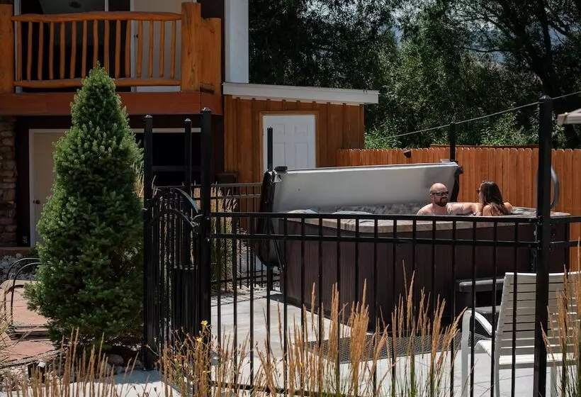 모텔 Silver Ridge Lodge