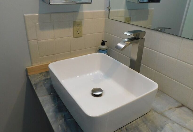 فندق على الطريق Silver Ridge Lodge