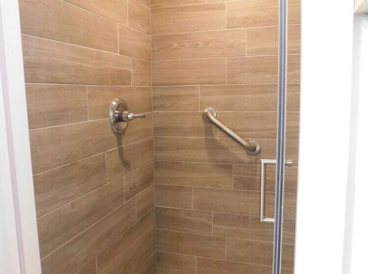 فندق على الطريق Silver Ridge Lodge