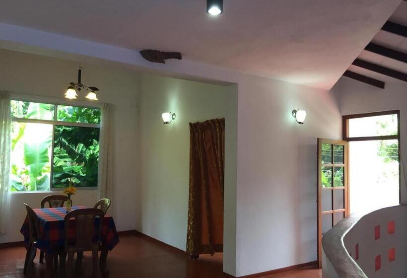 펜션 Diwanka Villa